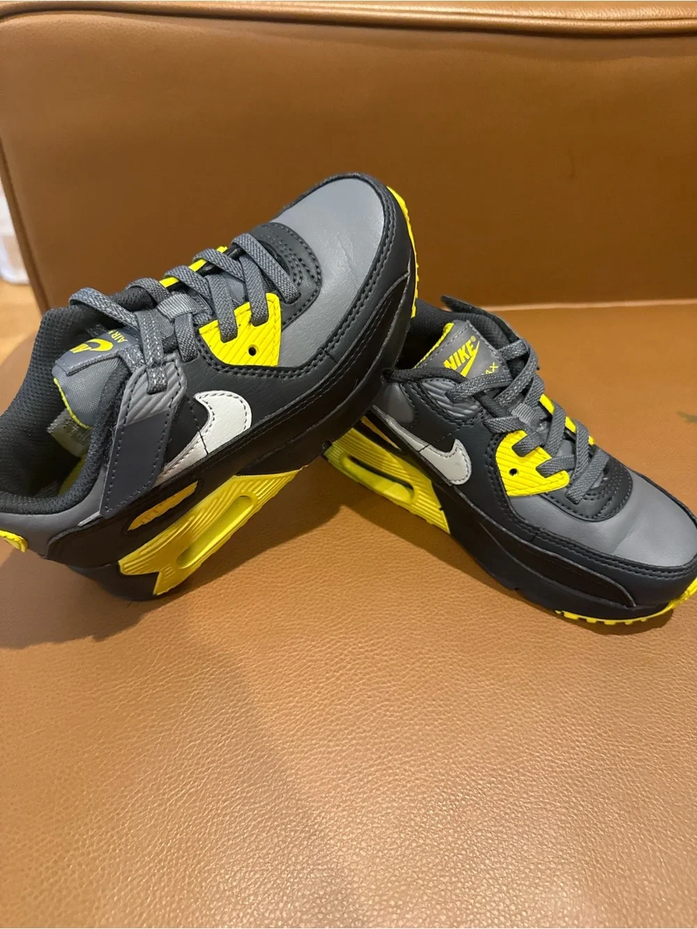Nike Air Max 90 kids Smoke Grey/Yellow Athletic Sneakers NWOT 11.5